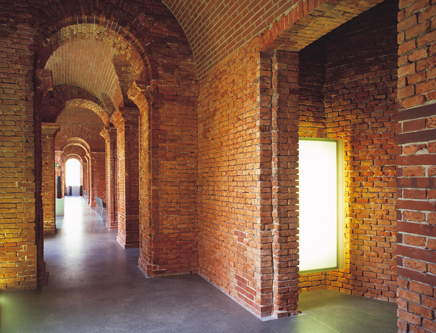 Lichtnische auf der n&ouml;rdlichen Empore vor dem Aufzug